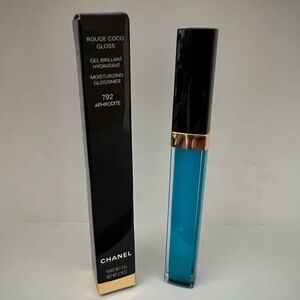 CHANEL Rouge Coco Gloss - Vibrant Blue